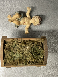 Kribbe kind, resin, houten krib, 7x6 cm (9)