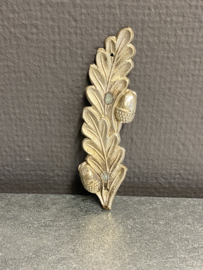 Ex voto, eiken bladeren met eikels, zilver, 10 x 3 cm