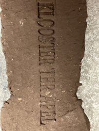Pater, monnik, klei, klooster ter Apel, 8 cm (7)