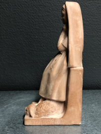 Heiligenbeeld Bernadette, terracotta, 19 cm hoog ca, 1920 Hartmann (3)