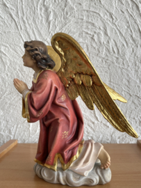 Engelenbeeld Knielende Engel Roze