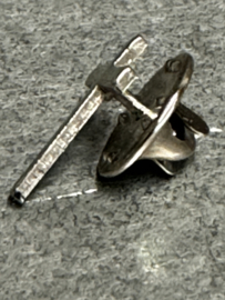 Kruis pin nikkel, 1.5 CM