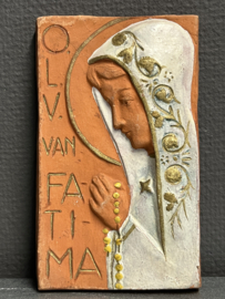 Plaqeutte Maria O.L.V van Fatima, terracota 18cm x10.5cm (2)