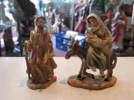 Vlucht naar Egypte, Jozef en Maria et kind, 13 cm, resin (23)