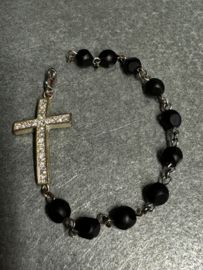 Rozenkrans Tientje ook te dragen als armband. Gitten kralen