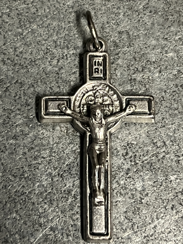 Benedictus kruis, 4 x 2 cm