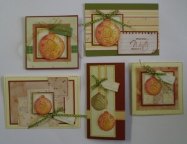 Voorbeeld kaarten oranje kerstballen