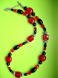 Ketting rood, zwart en zilver