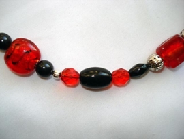 Ketting rood, zwart en zilver