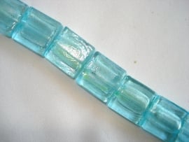 Streng zilverfolie glaskralen vierkant 15 mm lichtblauw (10 stuks)