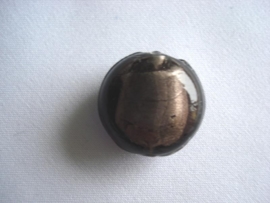 Zilverfolie glaskraal plat rond zwart
