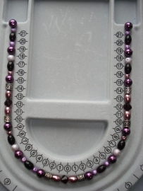 Zelfmaakpakket ketting rijgen paarse tinten met zilver