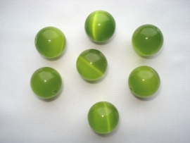 Cats eye glaskraal rond 16 mm groen