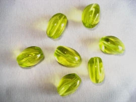 Glaskraal driekant 10x13 mm limegroen