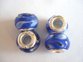 Pandora style kraal kobaltblauw, wit en lichtblauw met 925 verzilverde kern