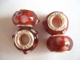 Pandora style kraal rood met roze bloemetjes met 925 verzilverde kern