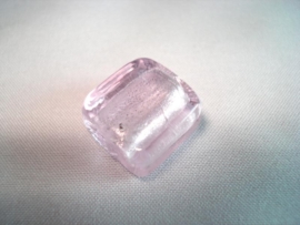 Zilverfolie glaskraal vierkant 12 mm licht roze