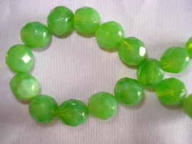 Facet glaskraal rond 8 mm groen opal