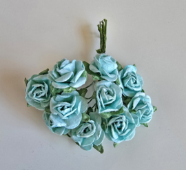 Roos licht blauw 1,5 cm 10 stuks