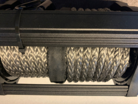ROBSON 13.000lbs/5.9T 12V Full blacked out lier + montageplaat met synthetische kabel en accesoires