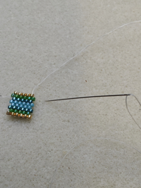 Armband maken met Japanse Miyuki kraaltjes voor beginners maandag 22 september van 18:30 tot 21 uur - Materiaal inbegrepen, all in prijs.