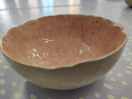 Handgevormde bowl/ ontbijtkom - "Pecled Pink""