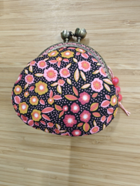 Handgemaakt tasje met clipsluiting "Pink flowers"