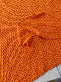 Ruime en warme omslagdoek  model "Cocoon" -  kleur "Leeuwarden" - handwerk