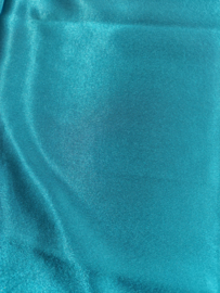 086 turquoise blauw - blinkend soepelvallend 145cm breed 100cm lang