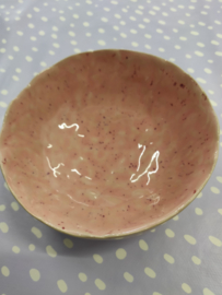 Handgevormde bowl/ ontbijtkom - "Pecled Pink""