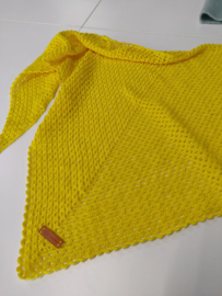 Katoenen driehoeksjaal model "spring" -  kleur "Lemon" - handwerk