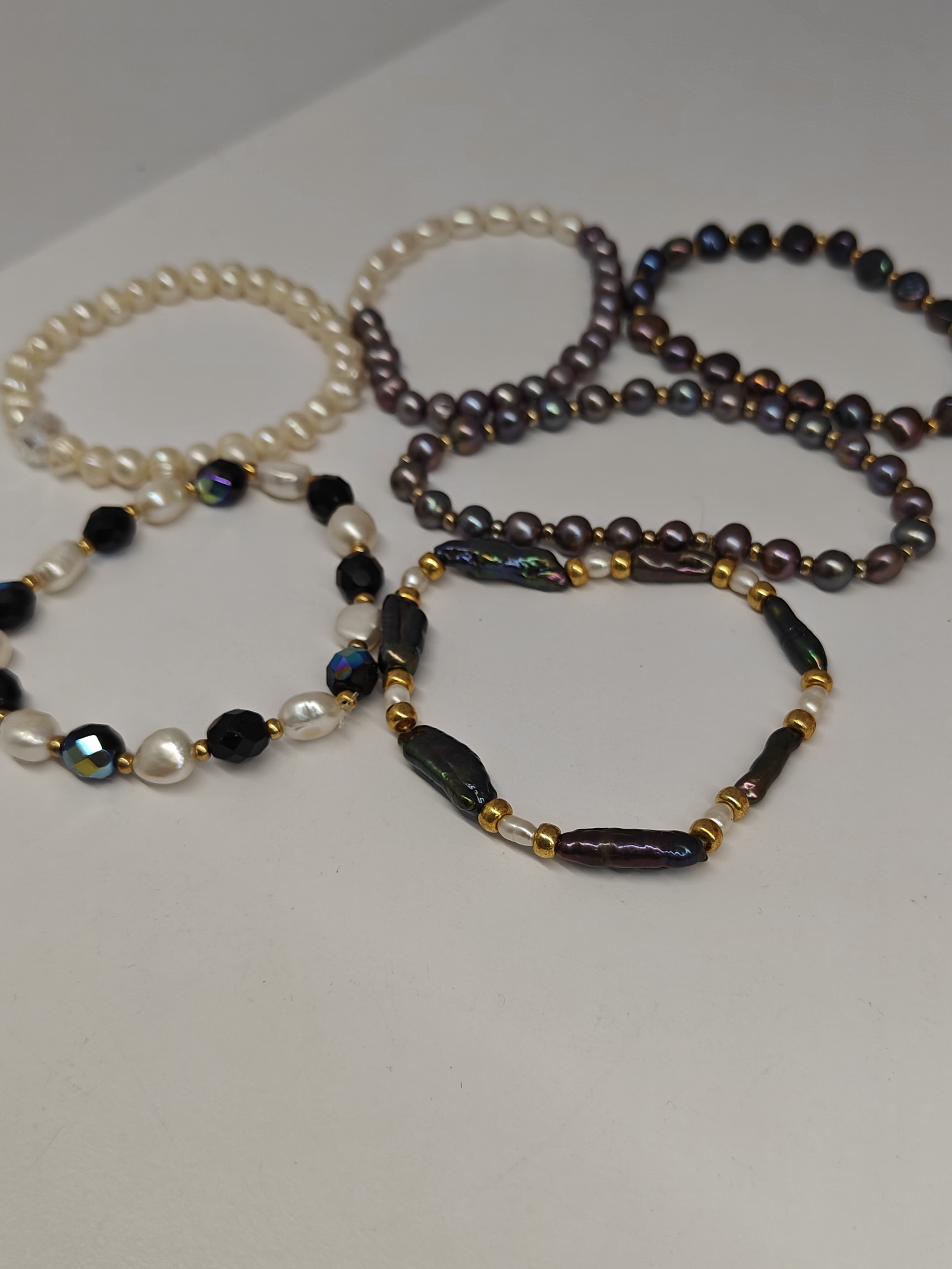 Rekarmbandjes maken met zoetwaterparels en kristal dinsdag 23 september van 18:30 tot 21 uur