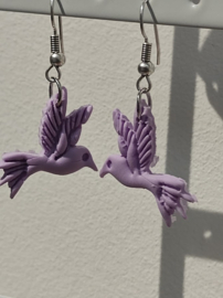 Oorhangers polymeer kolibri pastelpaars