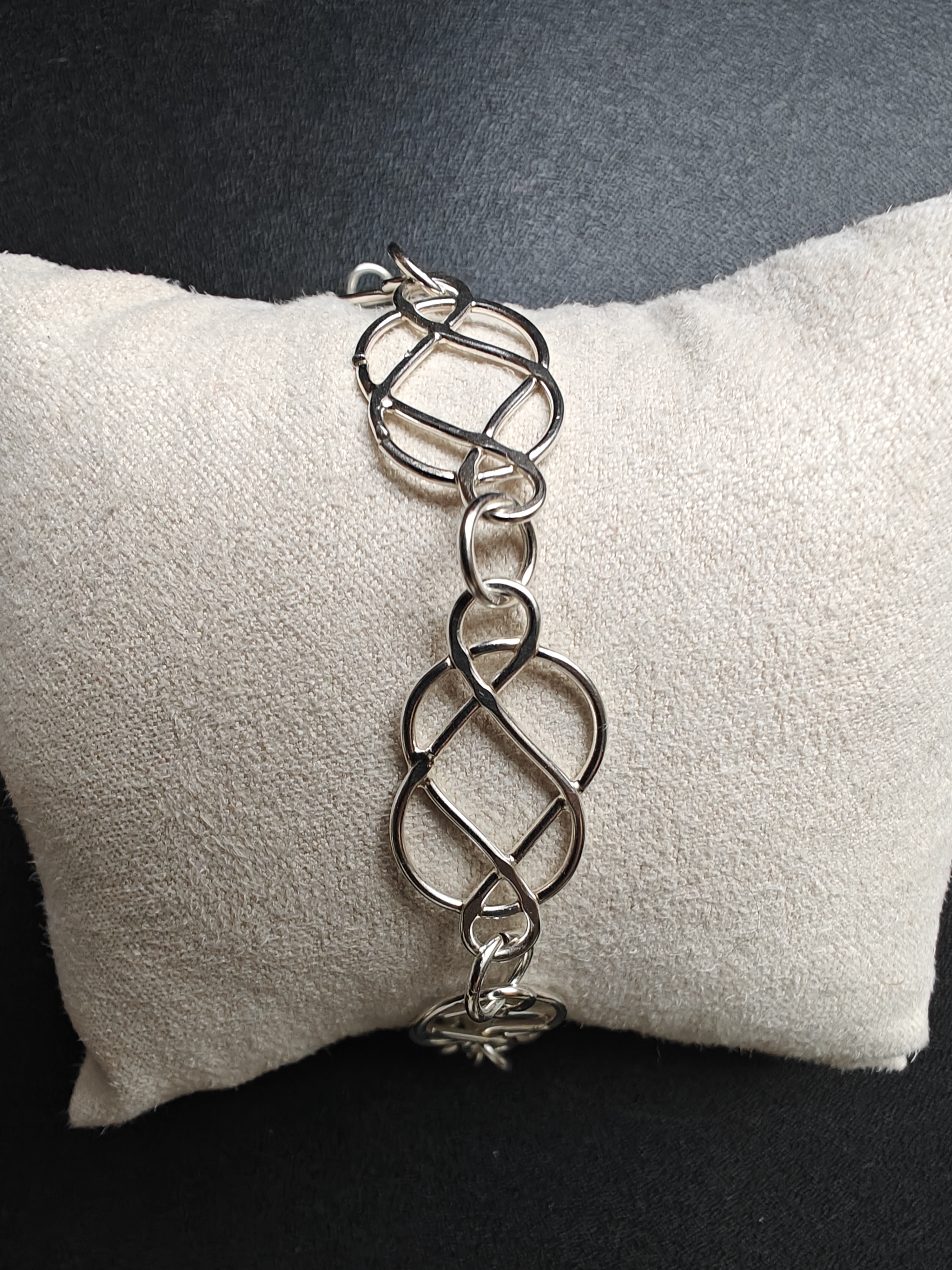 AB0001 - Armband uit gesmeed zilver - handwerk - massief zilver