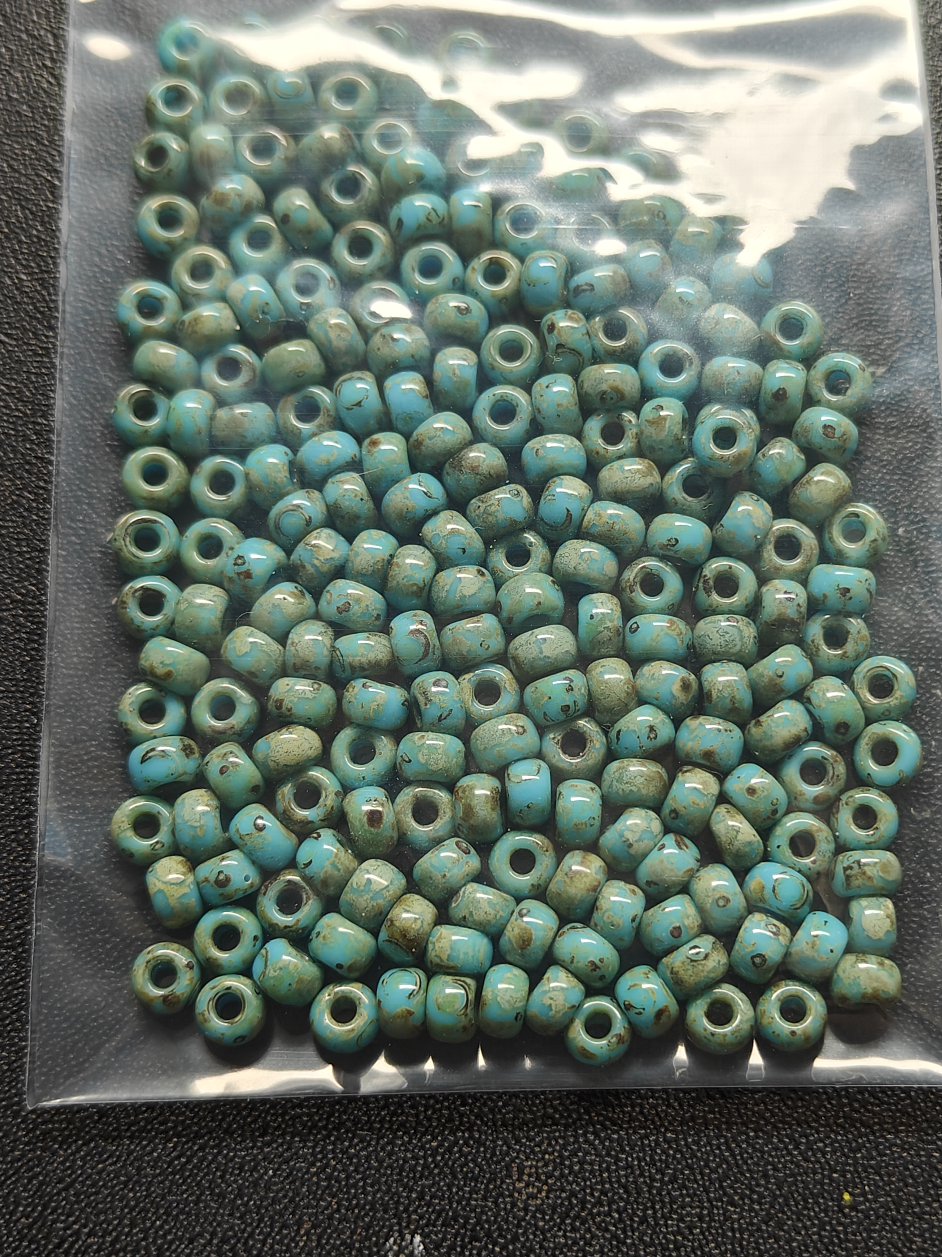 Gelijke rocailles - 6/0 - turquoise gevlekt - 16 gram