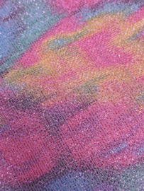 51 blauw/paars met klein beetje glitter  140cm breed en 200cm lang