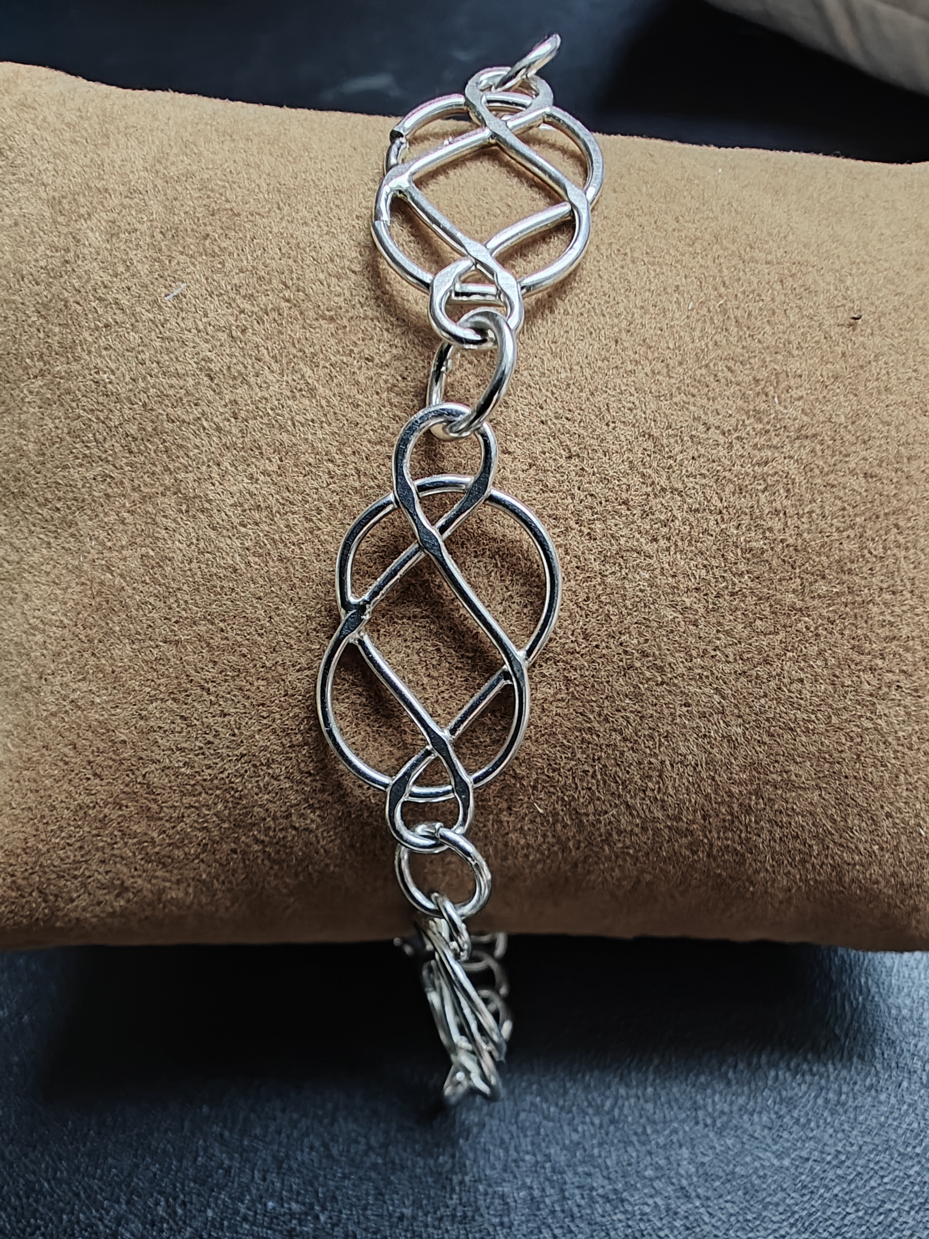 AB0001 - Armband uit gesmeed zilver - handwerk - massief zilver