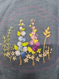 Workshop vrij borduren: thema bloemetjes-2 - donderdag 26 juni van 18:30 tot 21 uur