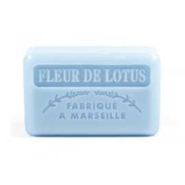 Handgemaakte Marseille zeep met de geur van lotusbloemen.
