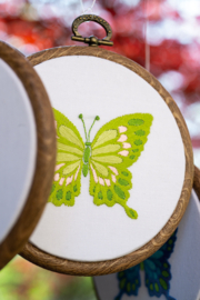voorgedrukt borduurpakket 3 vlinders inclusief borduurringen