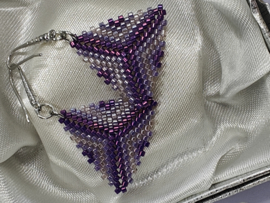 Miyuki oorbellen Triangle Purple love