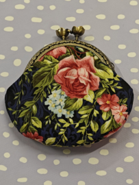 Handgemaakt tasje met clipsluiting "Rose garden"