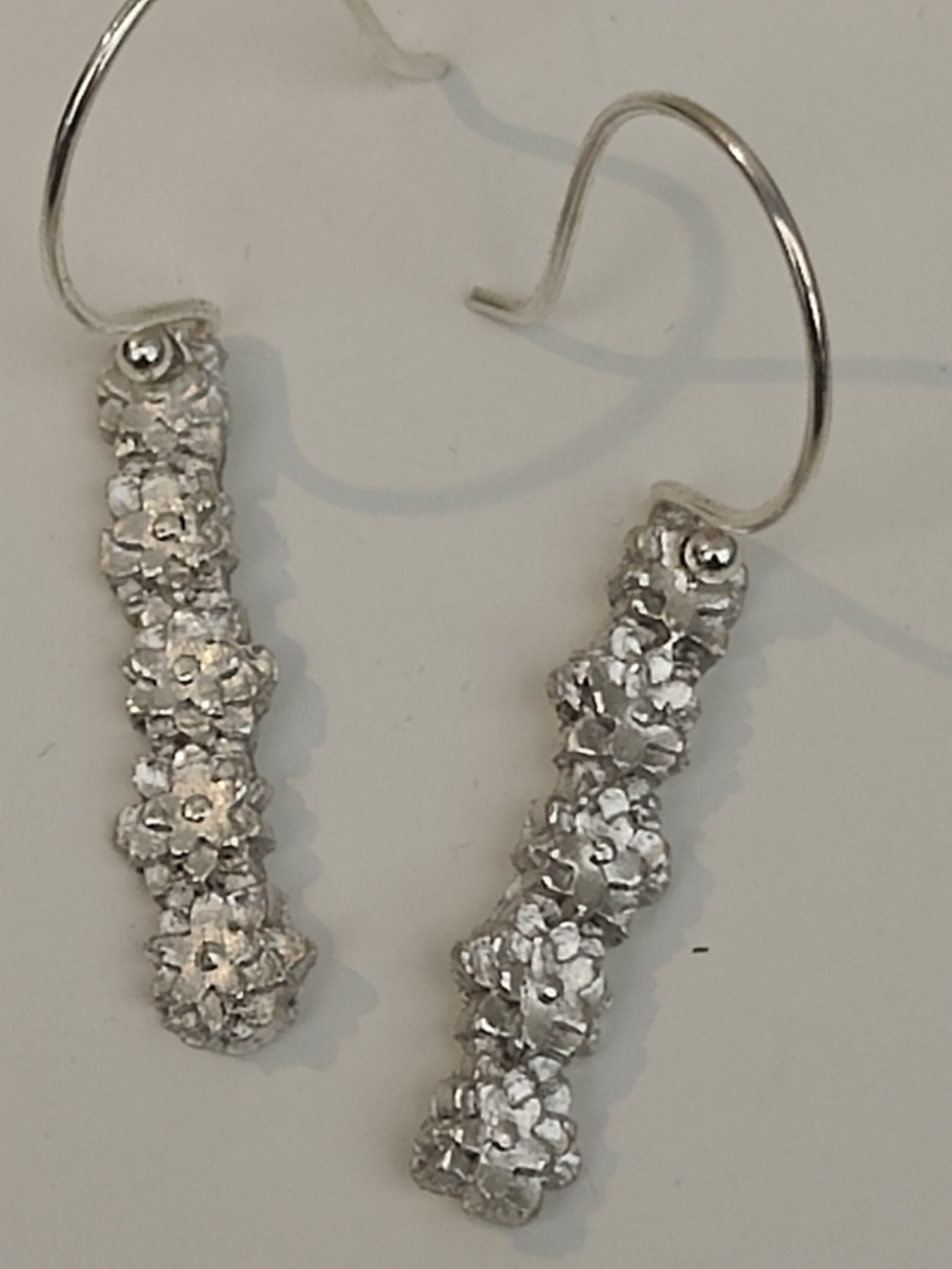 OH0002 - Oorhangers “bloemetjesguirlande” - massief zilver - handwerk