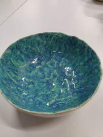 Handgevormde bowl/ ontbijtkom - "Turquoize specled""