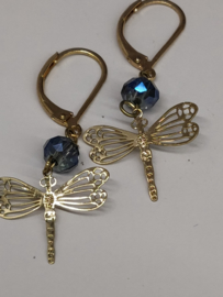 DQ oorbellen goudkleur blauw kristal en libelle