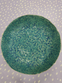 Handgevormde schaal in gespikkeld jade- diameter  +/- 22 à 23 cm
