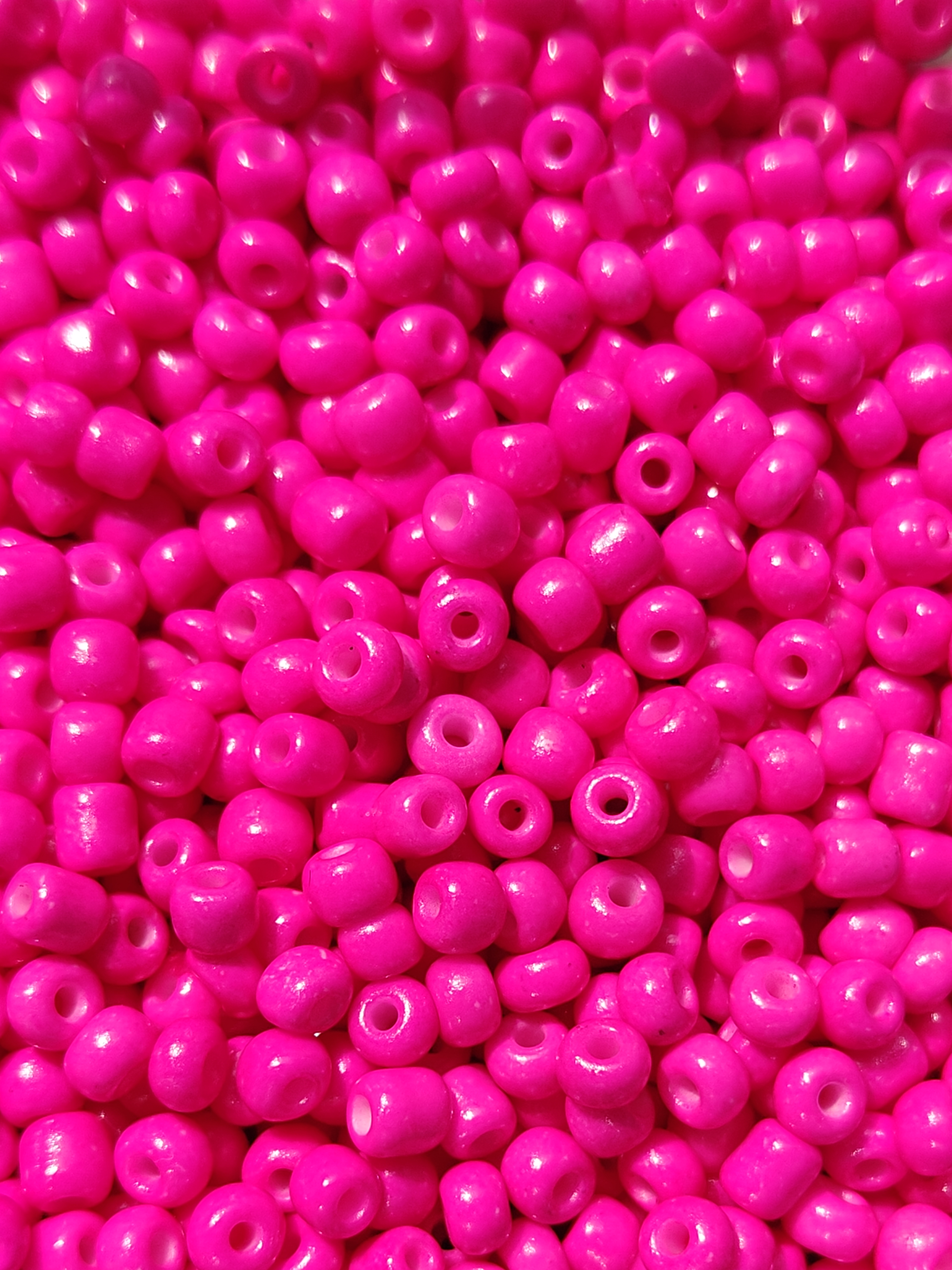 Grote rocailles ongelijk - fuchsia10 gram