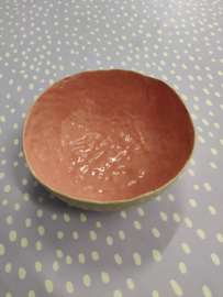 Handgevormde bowl/ ontbijtkom - "Glossy Pink""