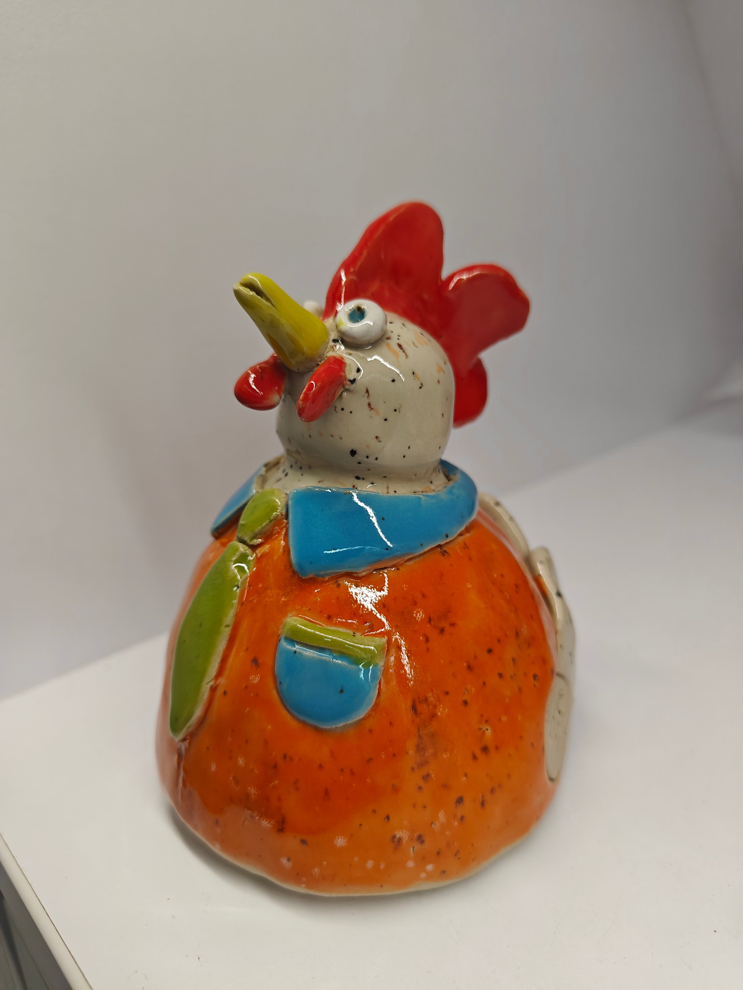 Kippetje: "Louis" in keramiek