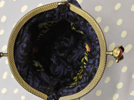 Handgemaakt tasje met clipsluiting "Rose garden"